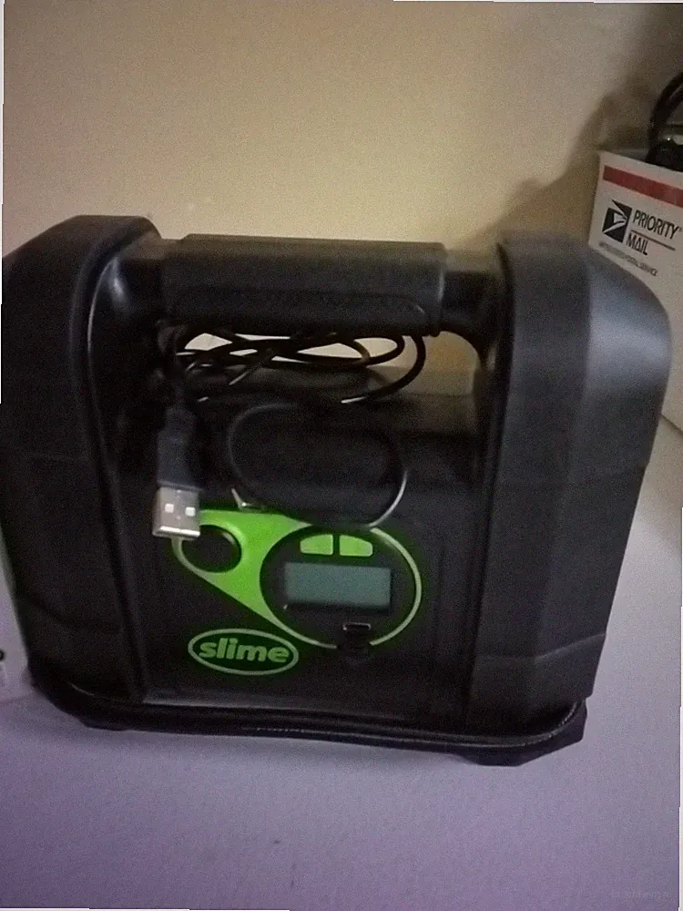 Slime 40080 Cordless Tire Inflator Rugged Portable Air Compressor Pump